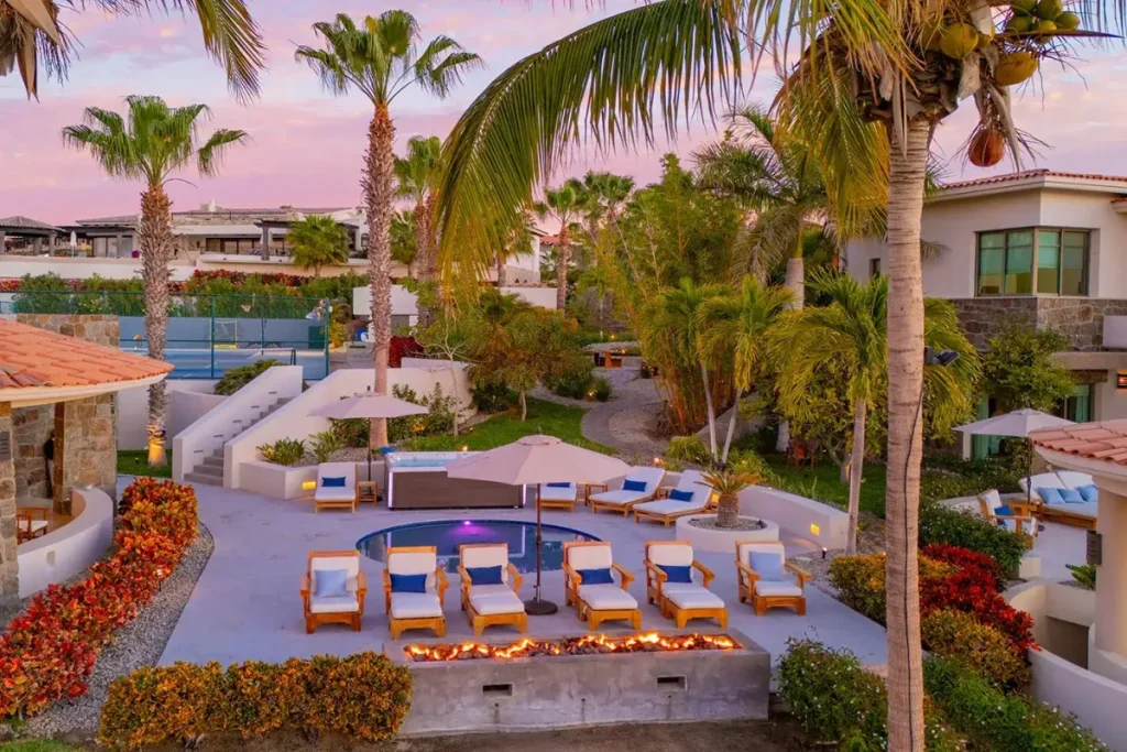 Firepit & Pool Courtyard